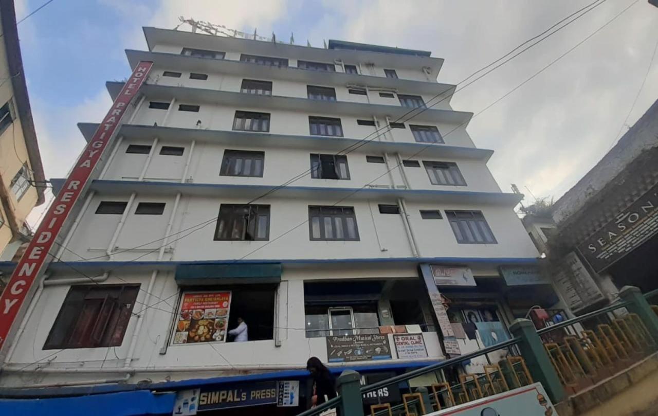 Capital O 8272 Hotel Pratigya Residency Гангток Экстерьер фото