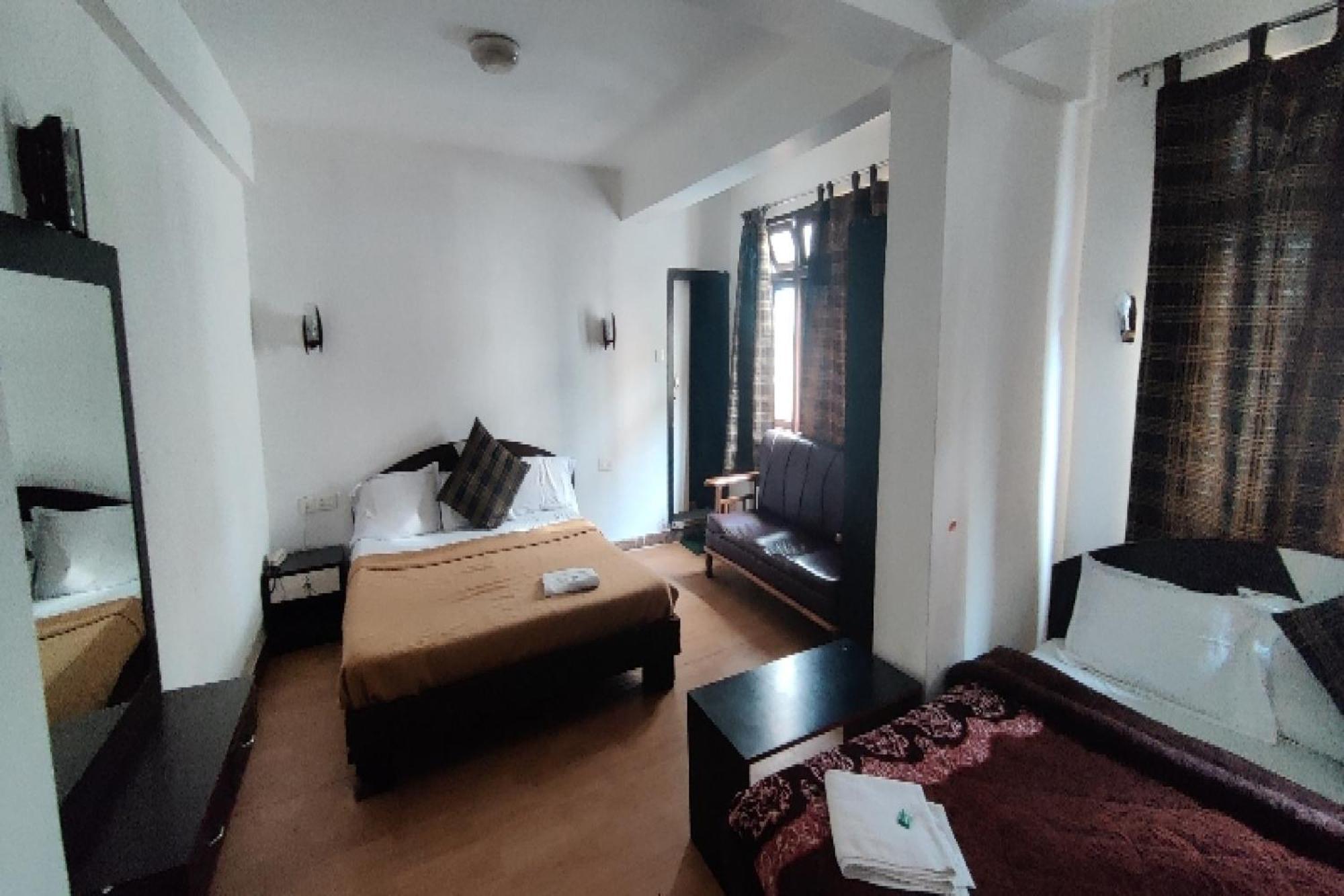 Capital O 8272 Hotel Pratigya Residency Гангток Экстерьер фото